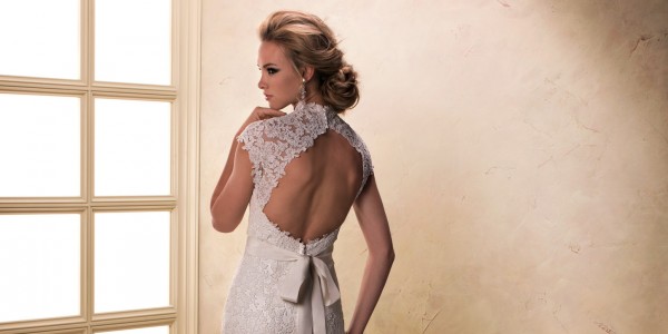 15 Romantic Lace Wedding Dresses