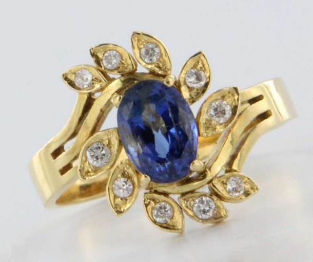 unique-antique-sapphire-engagement-rings