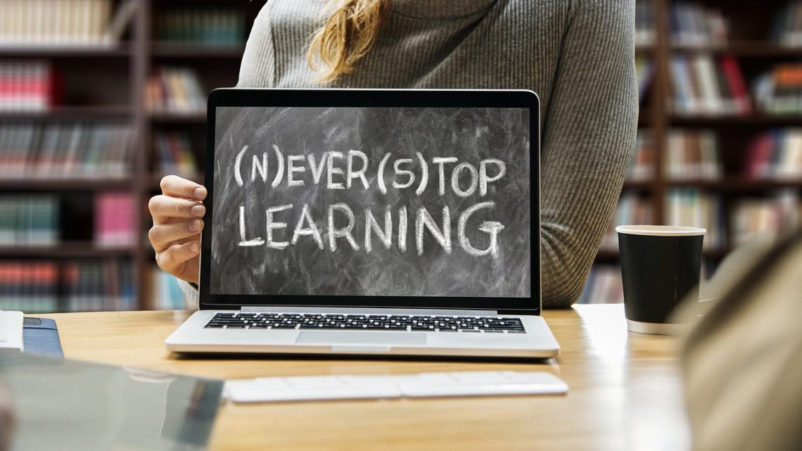5 Benefits That You Get By Choosing Online Education