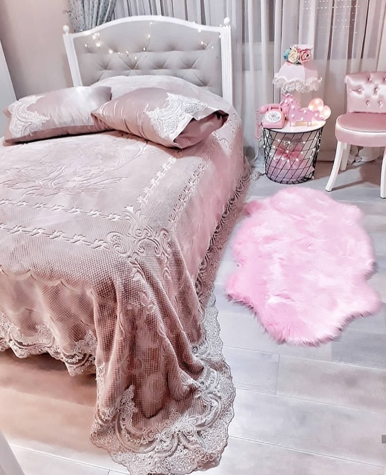 pink bedroom