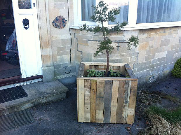 pallet flower pot