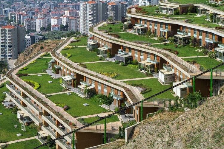 houses build on a slope