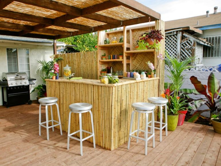 outdoor kitchen