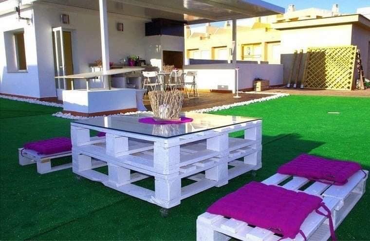 cheap pallets seating area