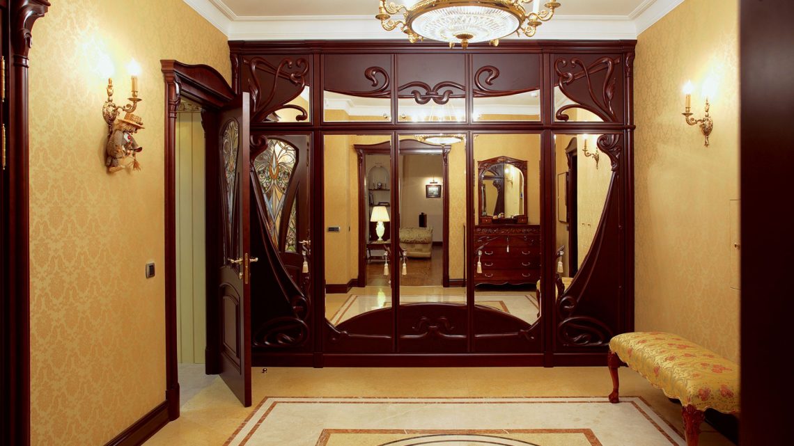 Wardrobes in Combination With Mirrors