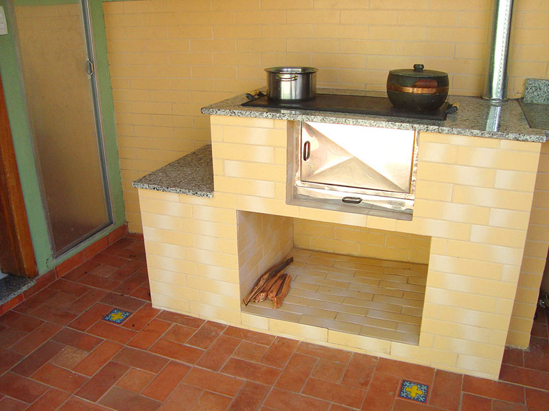 traditional firewood kitchen design