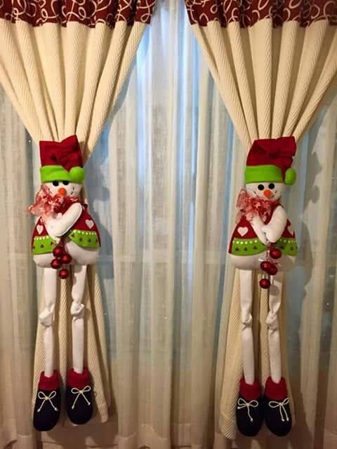 The Cutest Christmas Curtains Bras