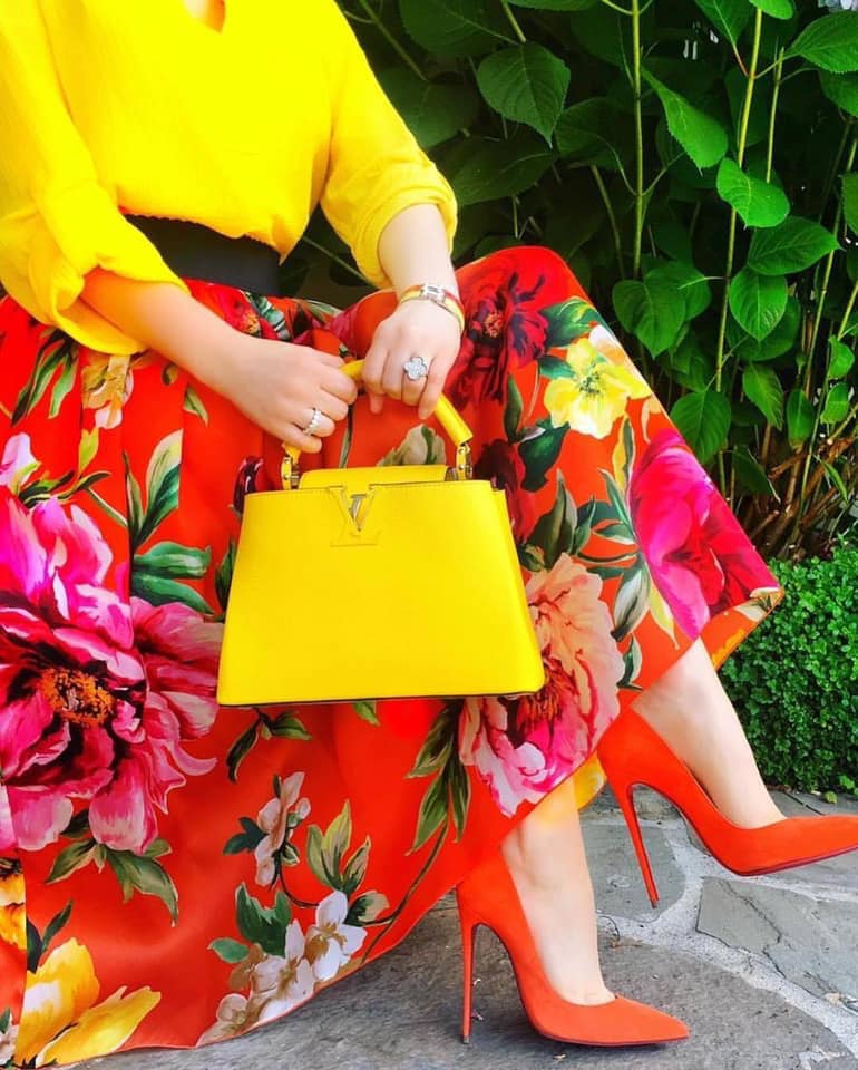 orange heels and yellow bag