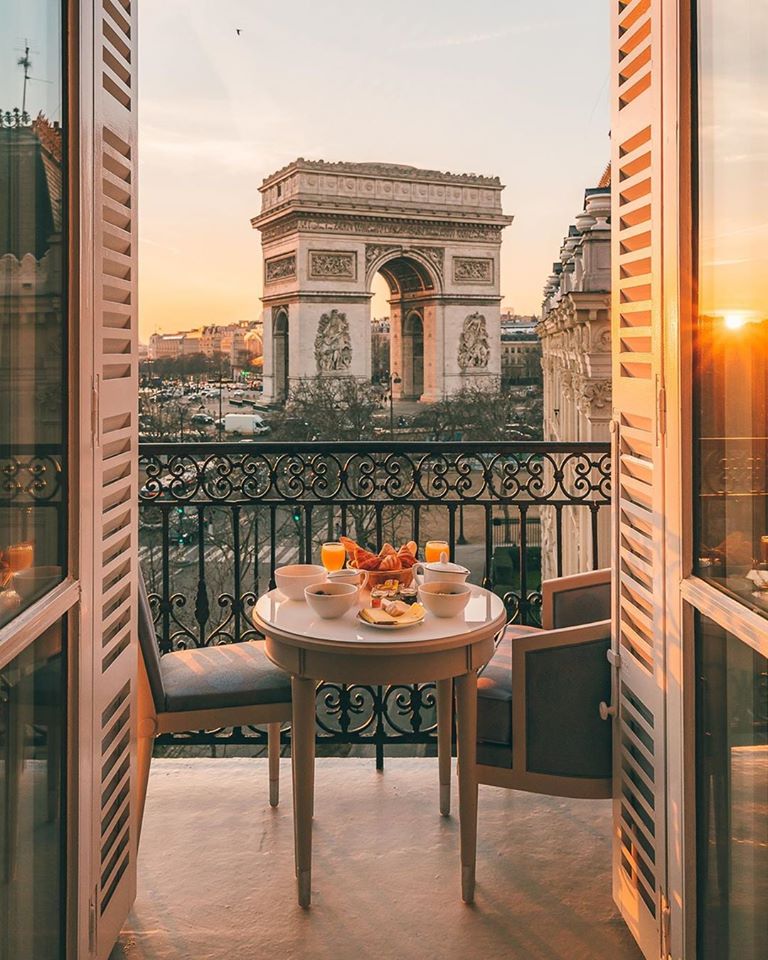 breakfast in Paris