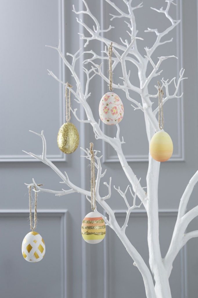 DIY Easter egg tree