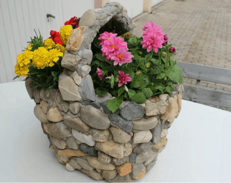 Magnificent and DIY Rocks Flower Pots Keep it Relax