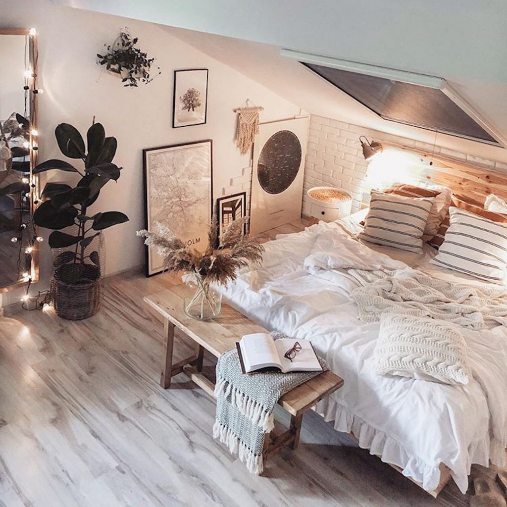 Unique Attic Bedroom Design Ideas for Small Space