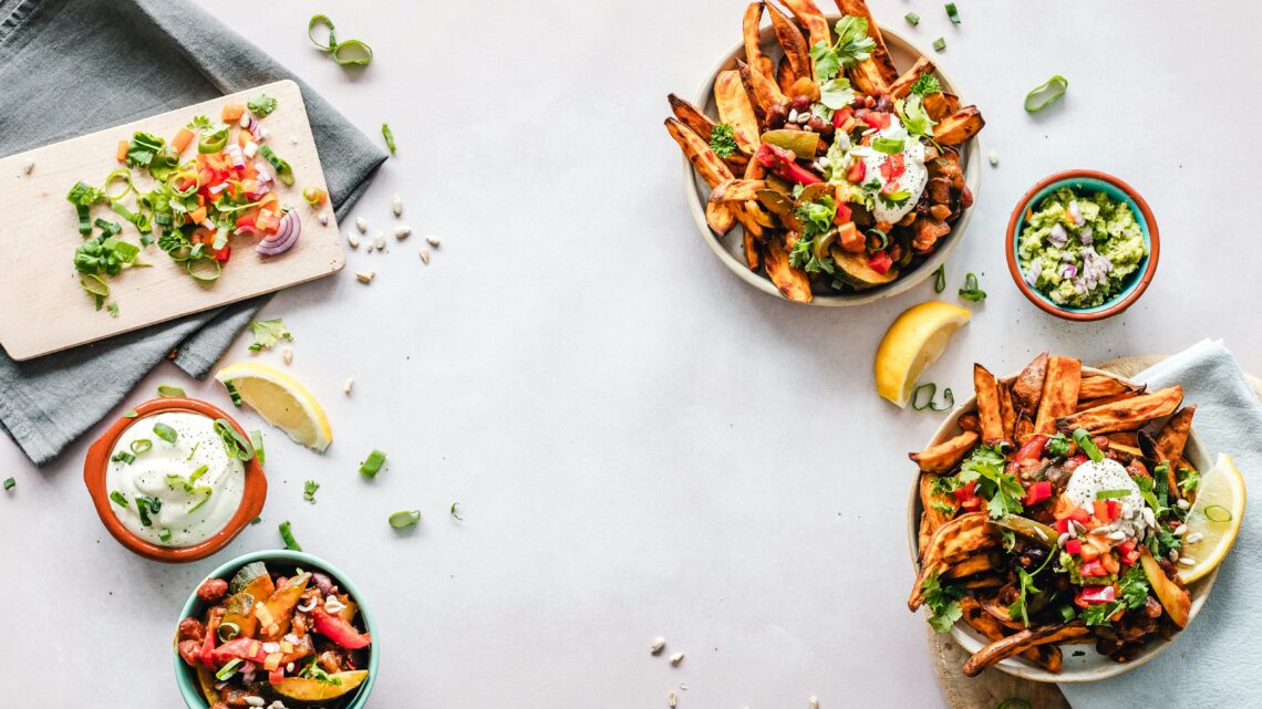 Allergy-Safe Hosting: Serving Everyone Without Stress